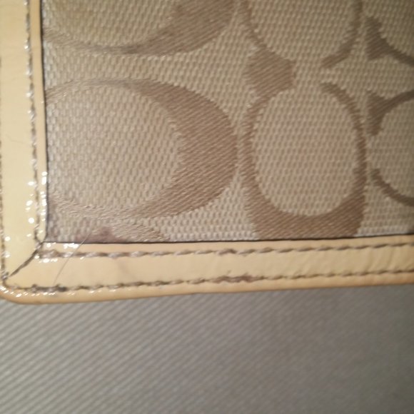 Vintage Coach signature heart wallet - Picture 6 of 8